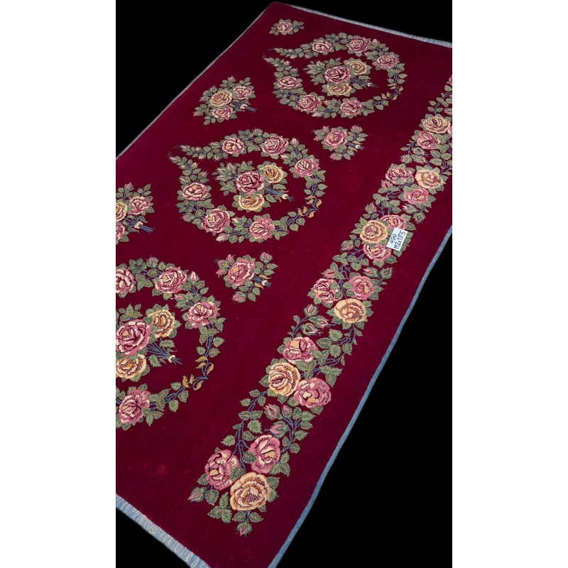 Handcrafted Kashan Rug: A Timeless Treasure