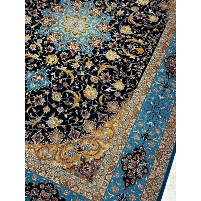 "Authentic Isfahan Persian Rug for Sale – Hand-Knotted, Vintage Design, Silk & Wool" – Incorporate design, origin, and material for search optimization. ​​