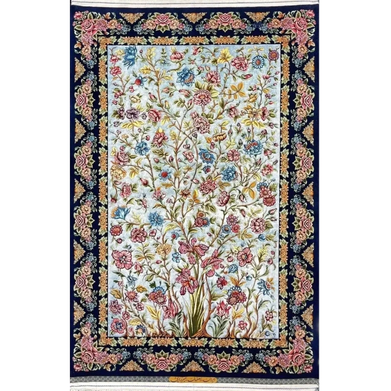 Luxury Persian rug hand-knotted in Isfahan, size 175 cm x 110 cm, available for sale