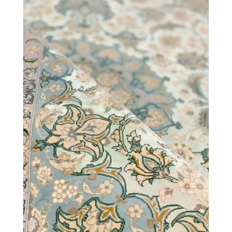 "Authentic Persian carpet with 810,000 knots per square meter, showcasing a refined blend of silk and wool."