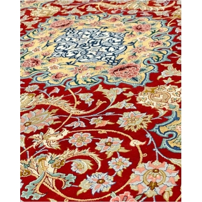 Gold and red Persian rug with silk and wool blend, 230x150 cm