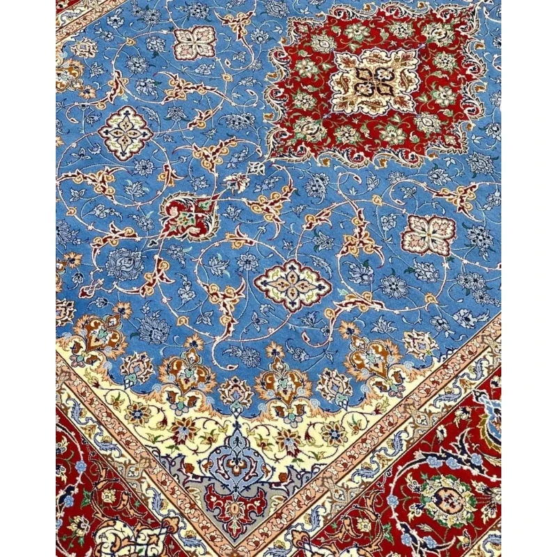 "Elegant Persian rug, 230 cm x 160 cm, woven by Saieed Davarie in Isfahan, made from silk and wool with intricate patterns."