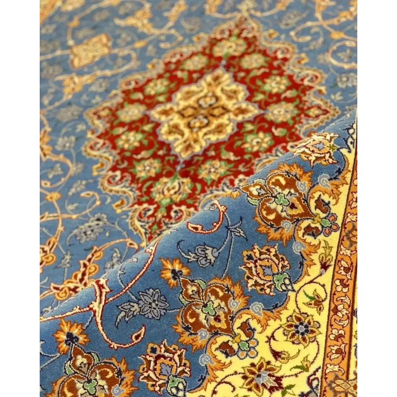 "Unique Saieed Davarie Persian rug, 230 cm x 160 cm, knotted by hand in Isfahan, Iran, featuring luxurious wool and silk textures."