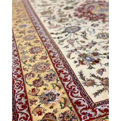 "High-Quality Isfahan Rug for Sale - Persian Carpet Alvandie Design, Silk-Wool"