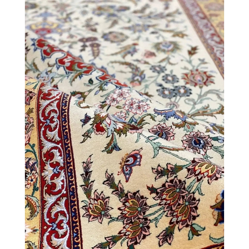 "Hand-Knotted Persian Alvandie Rug - Isfahan, 80% Silk and 20% Wool Blend, New"