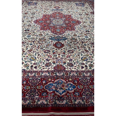 "Antique Persian rug from Iran, hand-knotted Isfahan rug, 330x215 cm"