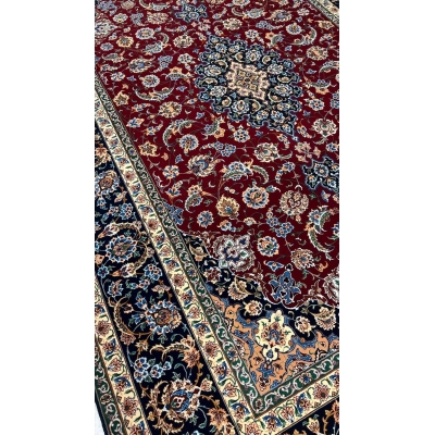Persian rug with intricate floral design in wool and silk, 235x155 cm