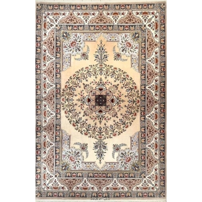 "Hand-knotted Persian Isfahan rug made of silk and wool, measuring 223 cm x 150 cm, featuring intricate designs with 1,000,000 knots per square meter, crafted by Master Moeidie in Isfahan, Iran."

