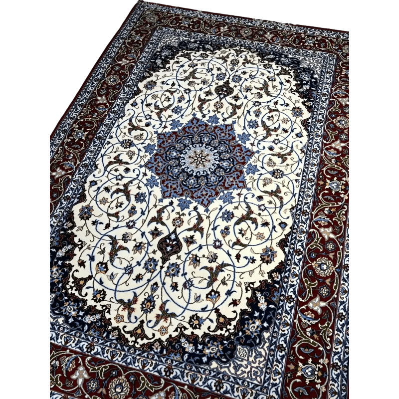 "198 x 132 cm Isfahan rug made in Iran with single-knot craftsmanship."