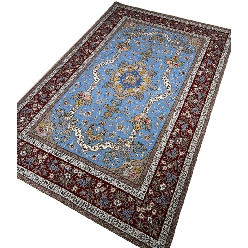 "Exquisite Isfahan carpet, 226 x 148 cm, showcasing hand-knotted floral patterns with luxurious silk and wool blend."