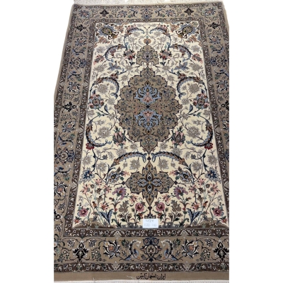 Authentic Persian rug hand-knotted by Abteen with floral design