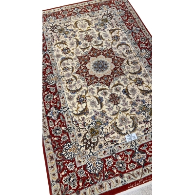 "Certified hand-knotted Isfahan rug with 640,000 knots per square meter, made in Iran."