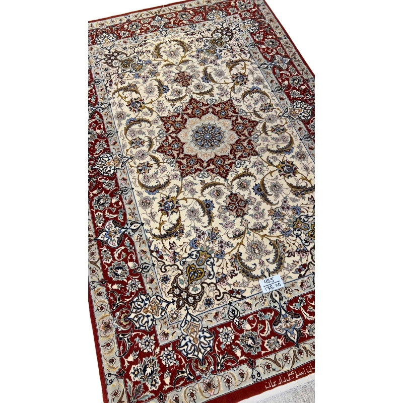"Certified hand-knotted Isfahan rug with 640,000 knots per square meter, made in Iran."