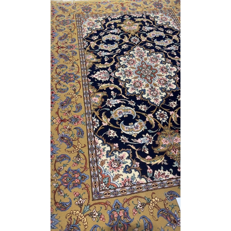 "Authentic Isfahan Persian Carpet for Sale - Hand-Knotted Silk and Wool Rug, 130 x 88 cm"