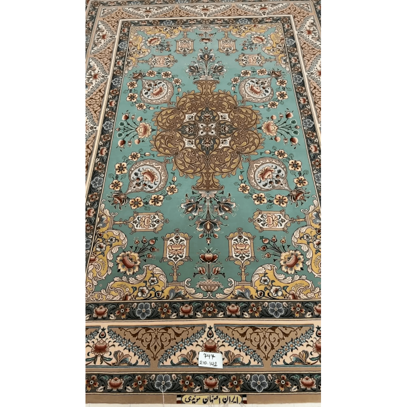 "Luxury Persian Hand Knotted Wool and Silk Rug by Master Moeidie – 210 x 142 cm, Isfahan Origin."