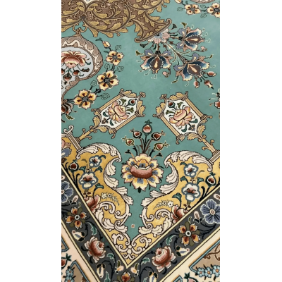 "Premium Persian Hand-Knotted Rug from Isfahan – Silk Warp, Wool and Silk Pile, 210 x 142 cm."
