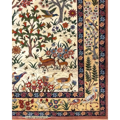 "Isfahan Persian rug with rich patterns and detailed craftsmanship by Ahmad Shahabpour, 150 x 100 cm."