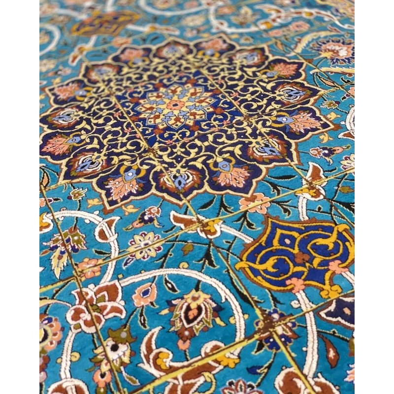"Hand-knotted Persian rug from Isfahan, 220x150 cm, with a blend of silk and wool, made by Grandmaster Haghighie."