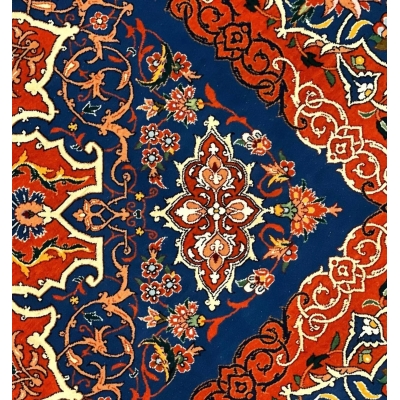 Exquisite round Persian carpet with a medallion motif and rich gold detailing.