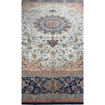 "Masterpiece Persian rug, 400x300 cm, made in Isfahan, ideal for elegant home décor."
