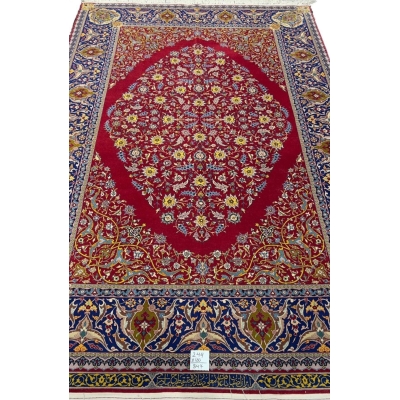 "Finest red antique rug for sale, 244x160 cm, hand-knotted in Isfahan"