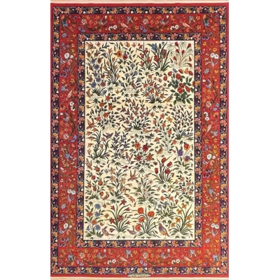 "Hand-knotted Persian rug from Isfahan, designed with intricate floral patterns, made of wool and silk, 240x160 cm."

