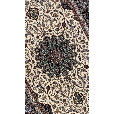 High-quality Seirafian Persian rug with a medallion centerpiece and rich decorative patterns.
