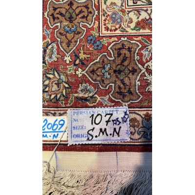 Back Side: Finely knotted backside view highlighting the precision and high knot density of this Isfahan masterpiece.