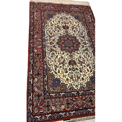 "Exquisite Persian Seirafian rug with a rich wool and silk blend, featuring intricate patterns."