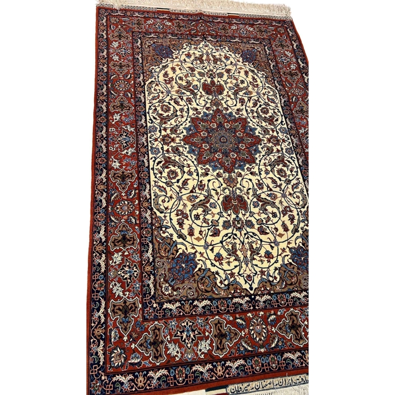 "Exquisite Persian Seirafian rug with a rich wool and silk blend, featuring intricate patterns."