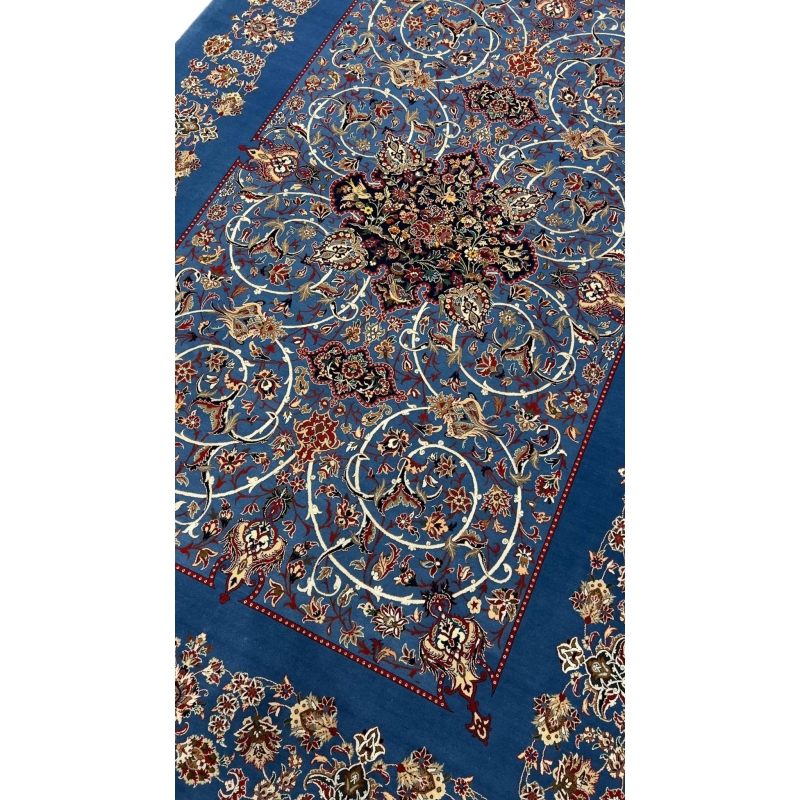 Seirafian carpet with a timeless navy-blue design, perfect for sophisticated spaces.