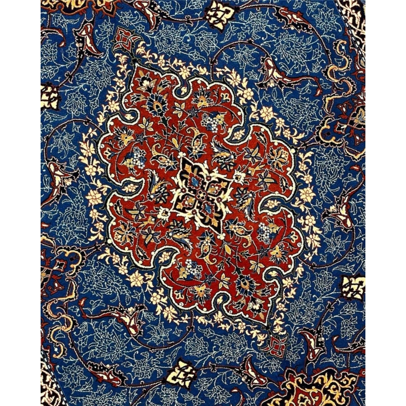 Farzad Seirafian rug from Isfahan with natural dyes and intricate craftsmanship.