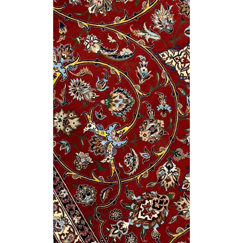 "Luxury Isfahan Persian rug, knotted by hand with silk warp, made by Bagher Seirafian, size 320 x 215 cm, new condition with 18 kg weight."
