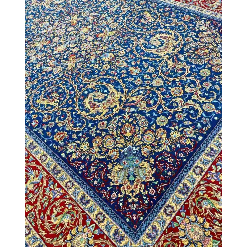 Vintage-Style Wool Silk Rug – Explore our artisan-crafted Persian rug featuring a blend of silk and wool, perfect for luxury home décor.