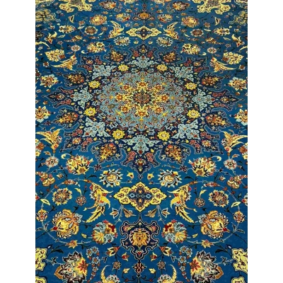 Elegant Wool and Silk Blend Rug – Elevate your home with this Persian silk and wool rug, designed with intricate hand-knotted details, offering both style and luxury.