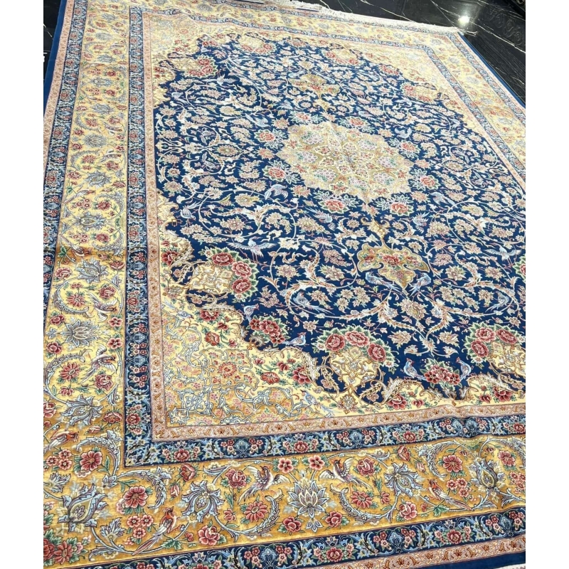 "Luxurious blue Persian rug from Isfahan, knotted by hand, with a knot density of 810,000/m²."