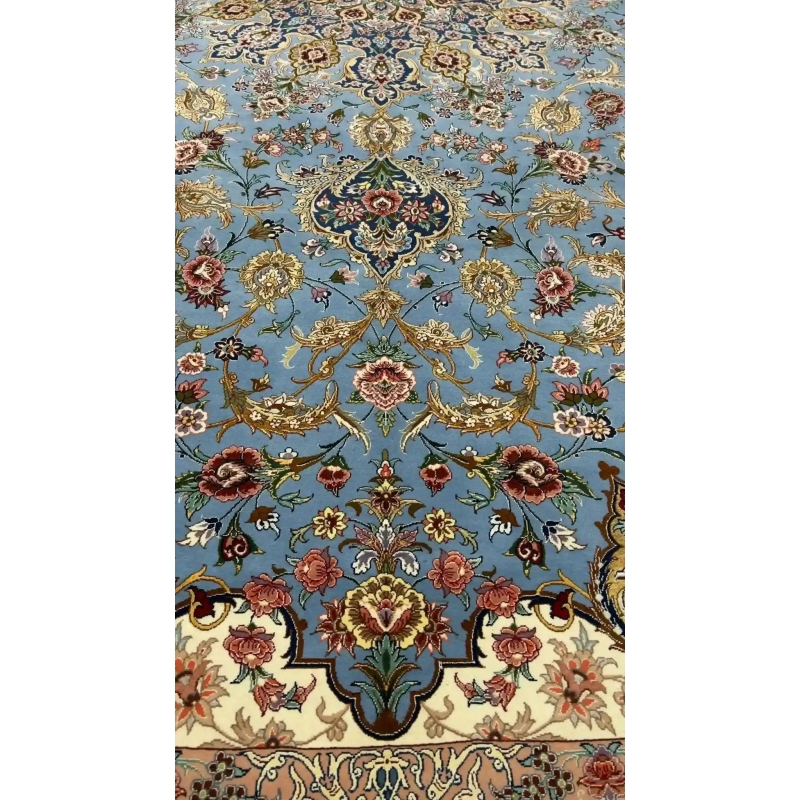 "Close-up of the intricate knotting on the Isfahan Sheikh Bahaie Persian rug, featuring silk and wool threads."