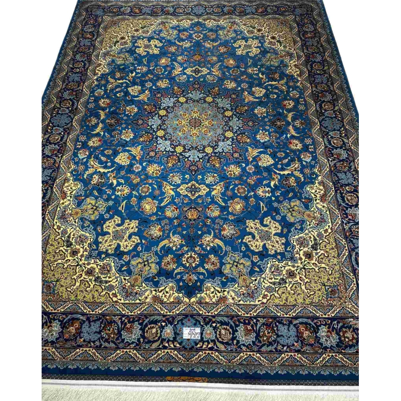 Silk and Wool Persian Rug – Discover this artisan-crafted silk Persian rug with a knot density of 1,040,000 knots/m², perfect for enhancing any space.