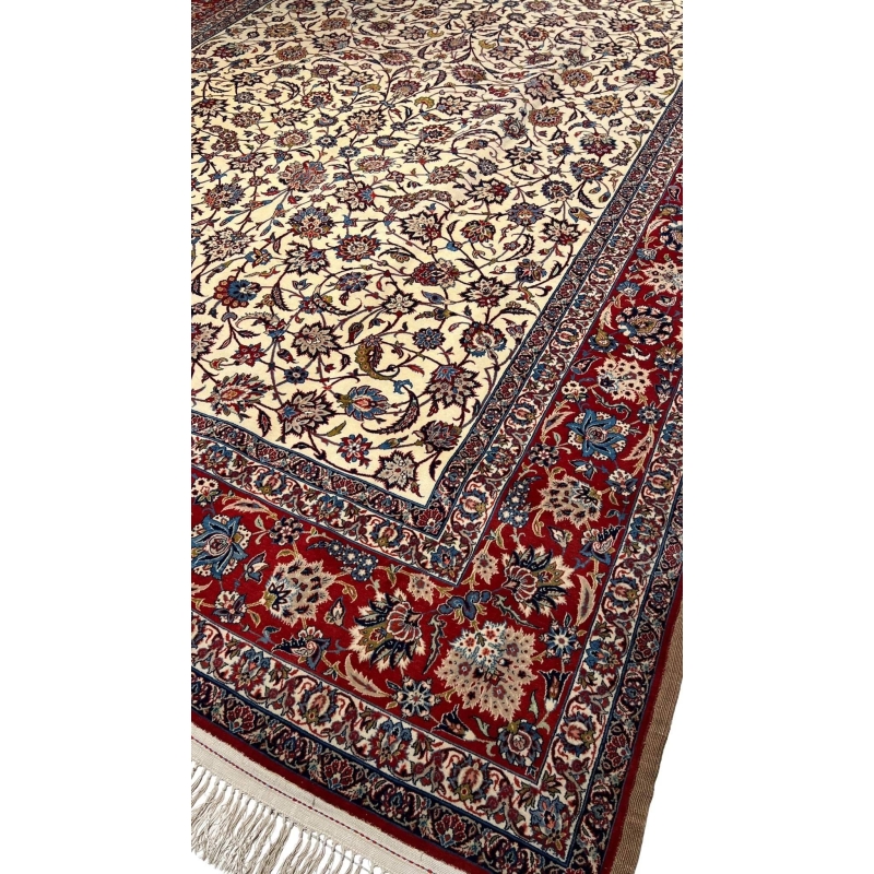 "High-quality Persian rug with silk and wool, 70-year-old Isfahan rug"