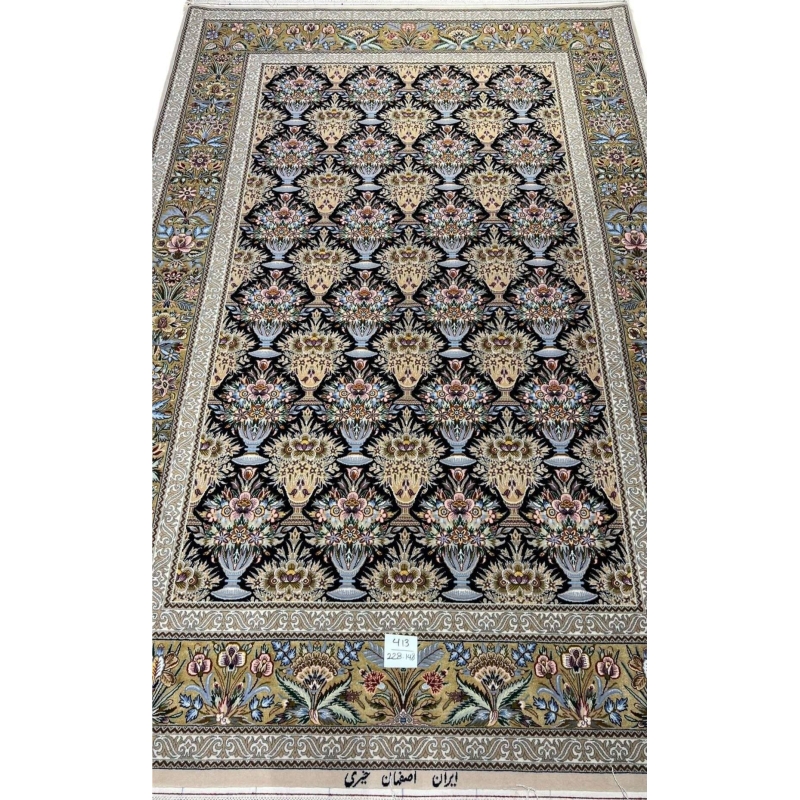 "Hand-knotted Iranian handmade carpet from Isfahan by Kheire"