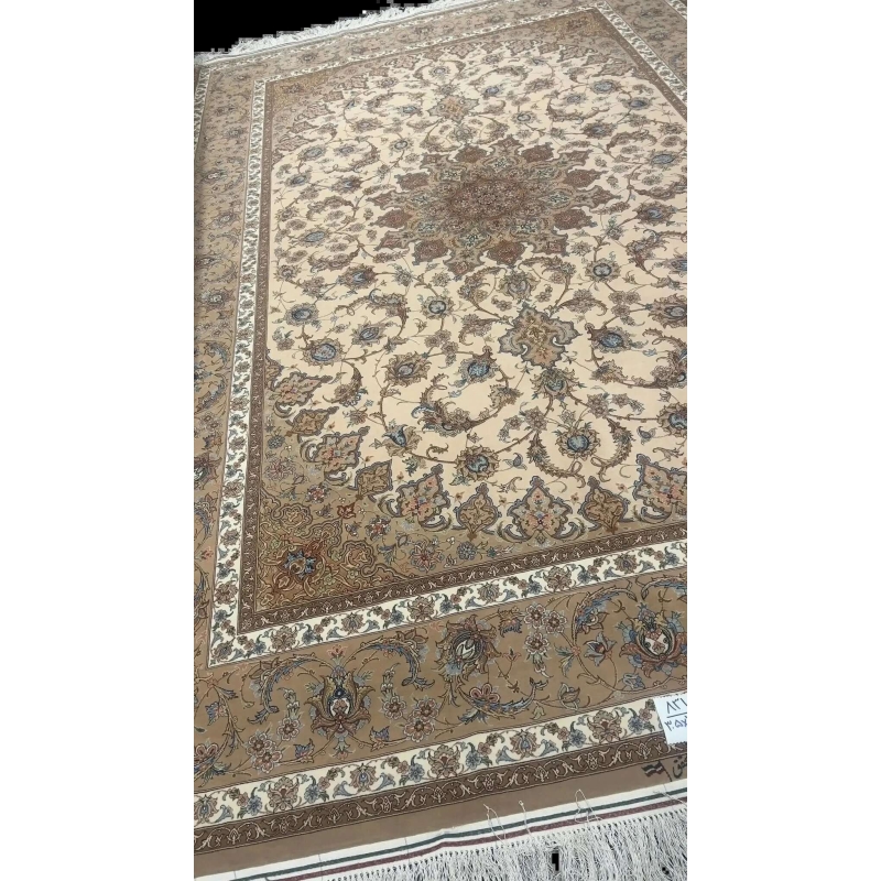 Authentic Persian Wool and Silk Rug – Mohaghegh Collection: Authentic Persian rug made of wool and silk, knotted by hand in Isfahan by Mohaghegh. With a high knot density and intricate detailing, this piece brings classic elegance to any room.