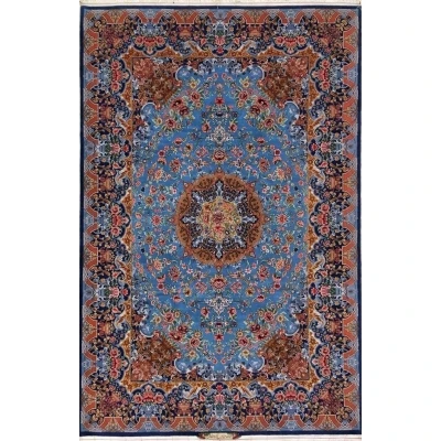 "Hand-knotted Mirzaie Persian rug with wool and silk, 300 cm x 205 cm, made in Isfahan, Iran."
