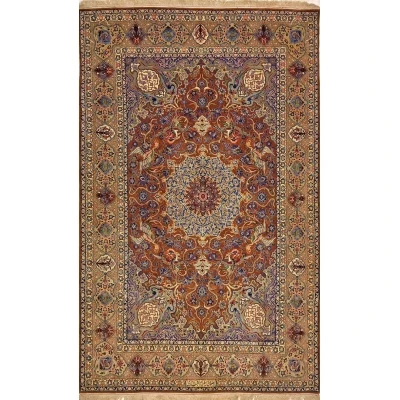 "Hand-knotted Persian rug from Isfahan, crafted by master weaver Bahram Entesharie. This 50-year-old silk and wool carpet measures 255 cm x 149 cm with a knot density of 1,000,000 knots/m², showcasing intricate medallion designs."

