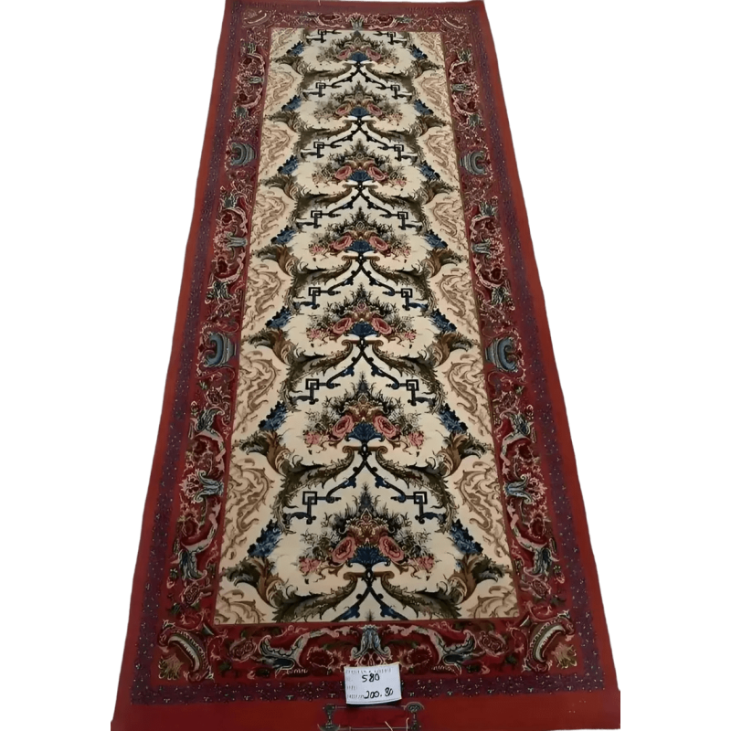 "Hand-knotted Persian-inspired red runner rug from Isfahan, featuring a wool and silk blend, with intricate vintage design. Size: 200 cm x 80 cm."