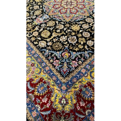 "Luxurious square Persian rug by Davarie, 259 cm x 250 cm, handmade in Iran with silk and wool. Perfect for adding sophistication to living spaces."